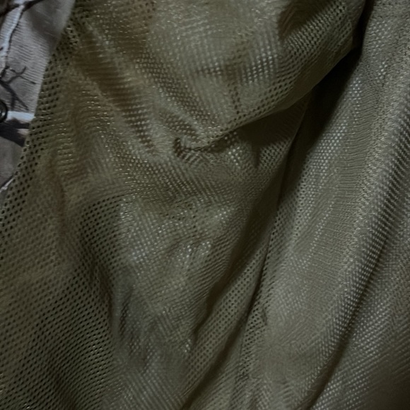 Lightweight camo hunting jacket - Picture 6 of 7